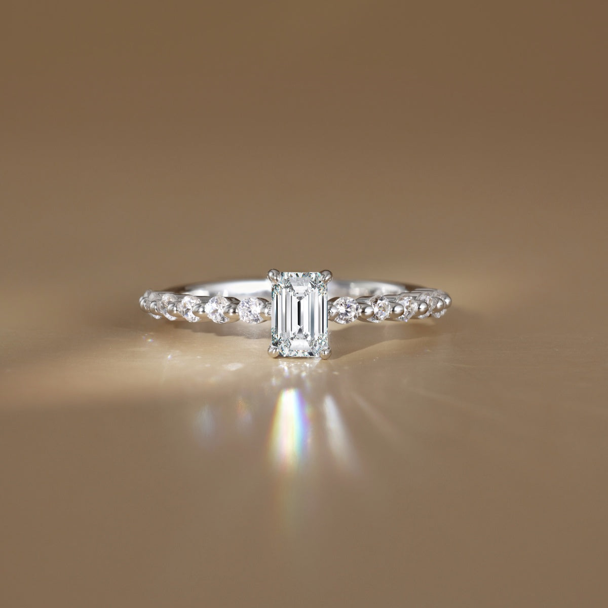 MOISSY BLANQ EMERALD CUT RING