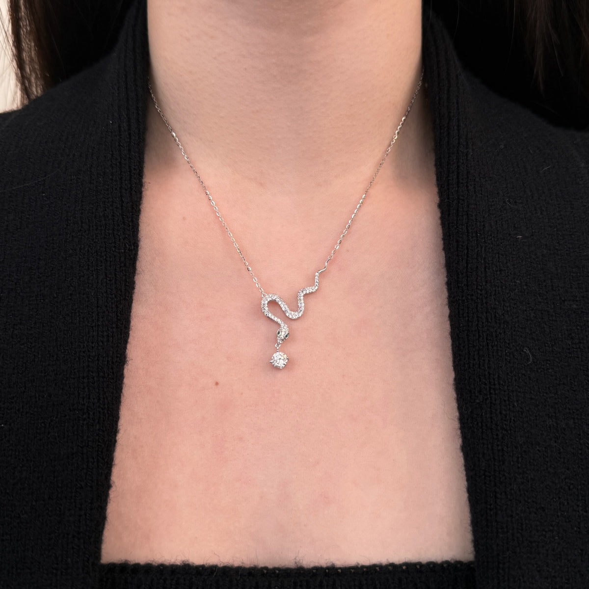 MOISSY BLANQ 0.5CT SNAKE NECKLACES