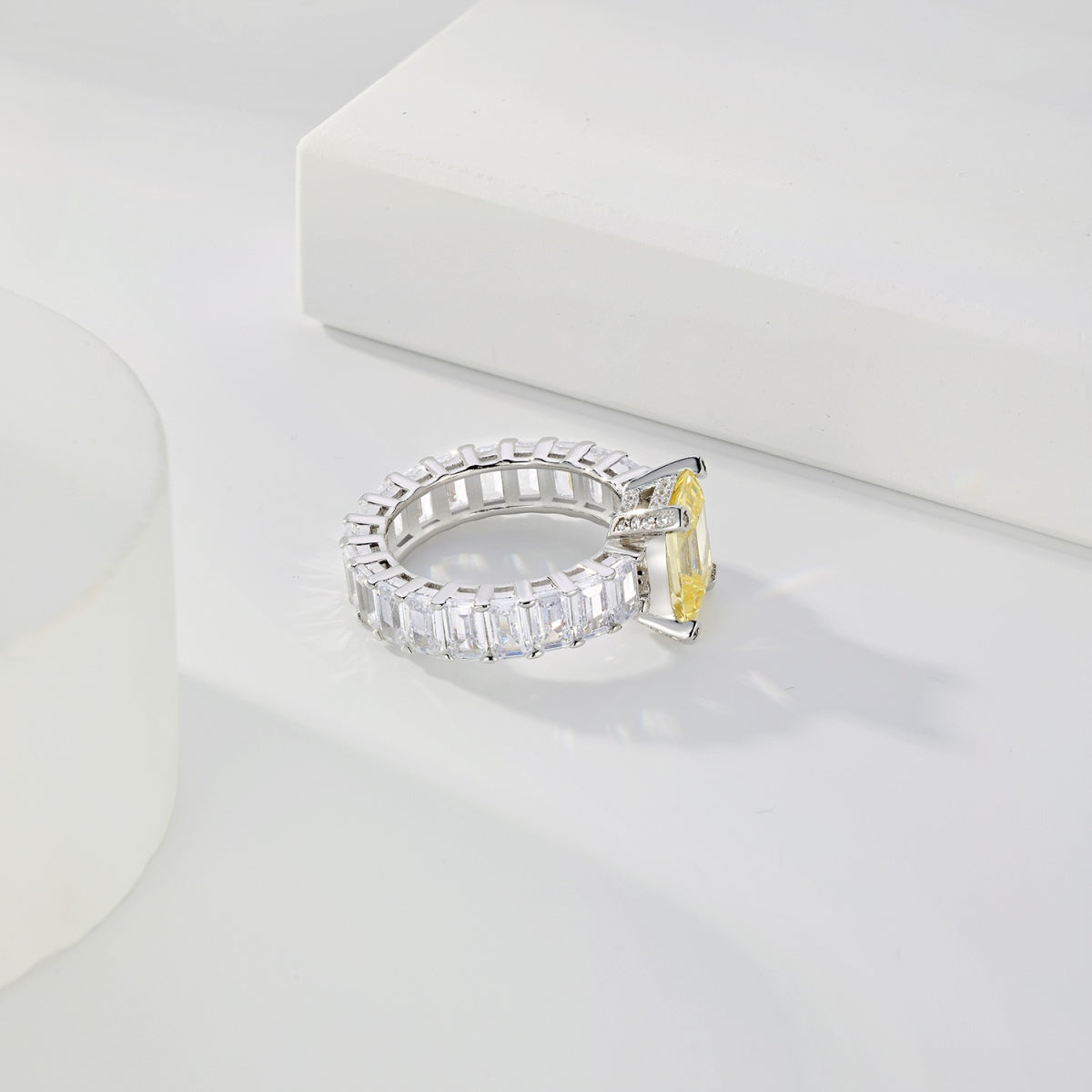 SILVER 4CT EMERALD CUT RING YELLOW - BRILLI GOLDINI