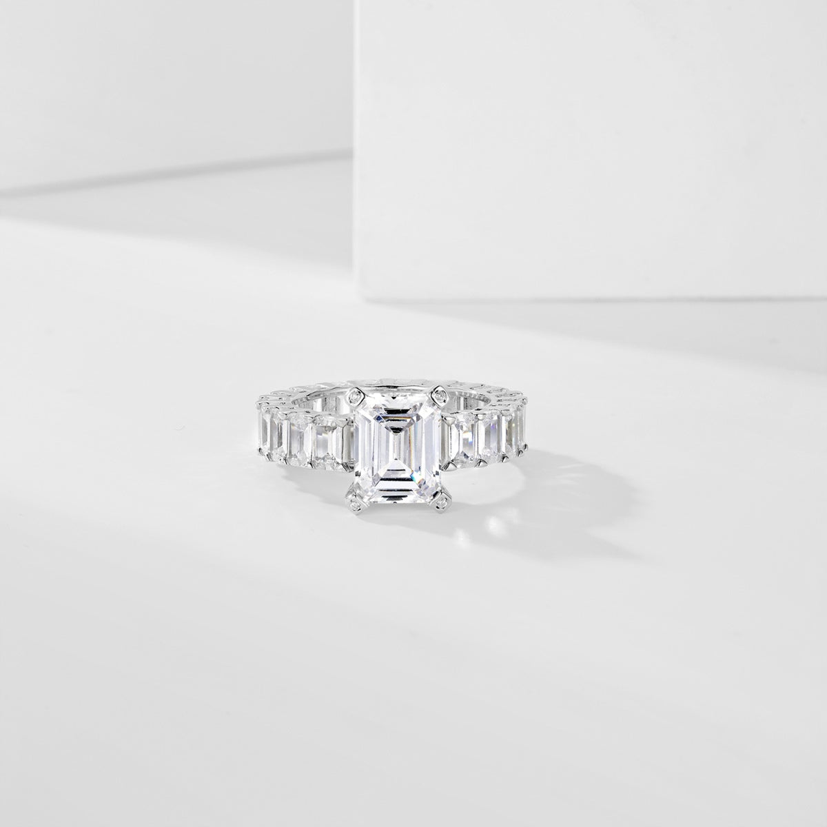 SILVER 4CT EMERALD CUT RING - BRILLI GOLDINI