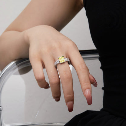 SILVER 4CT EMERALD CUT RING YELLOW - BRILLI GOLDINI